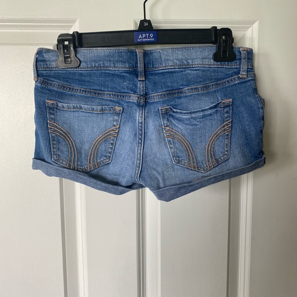 Hollister Jean shorts - Picture 2 of 2